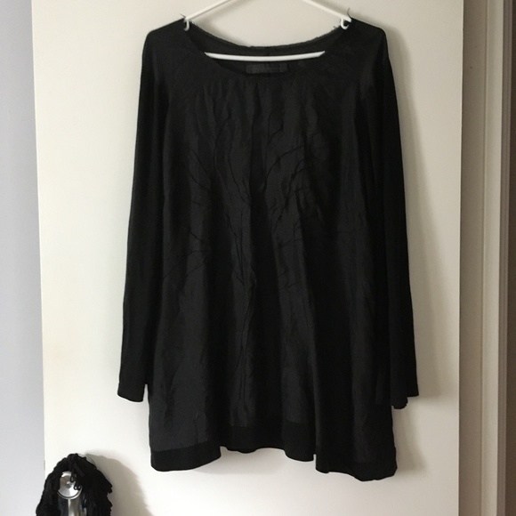 Veronique Miljkovitch Tops - VERONIQUE MILJKOVITCH Black Silk Textured Front Top XL